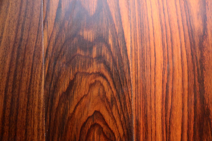 通过《卖拐》、《卖车》等作品