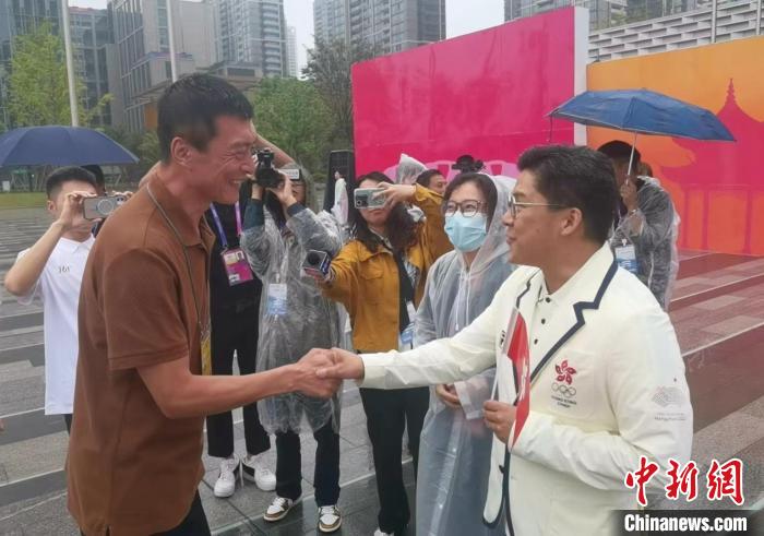 53岁升旗手朱涛杭州亚运会再执国旗