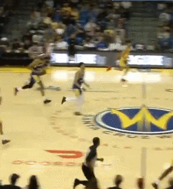 南湾湖人双杀圣克鲁兹勇士 布朗尼隔扣引爆全场