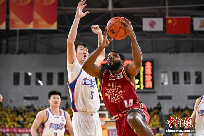 山西队10399逆转天津队取三连胜