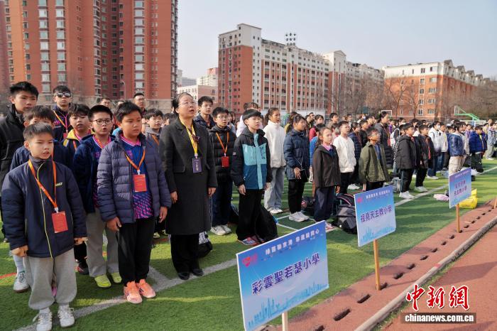 京港青少年以足球为桥共促文化交流