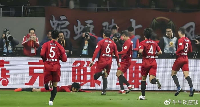 李帅助上港4-1大胜青岛西海岸 拒绝老东家续约引