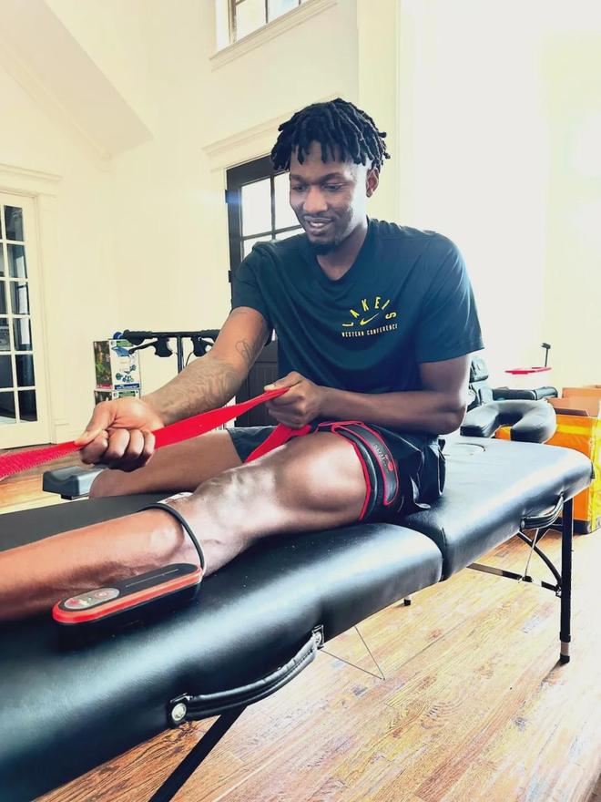 火箭客场力克灰熊杜兰特伊森爆发芬尼-史密斯数