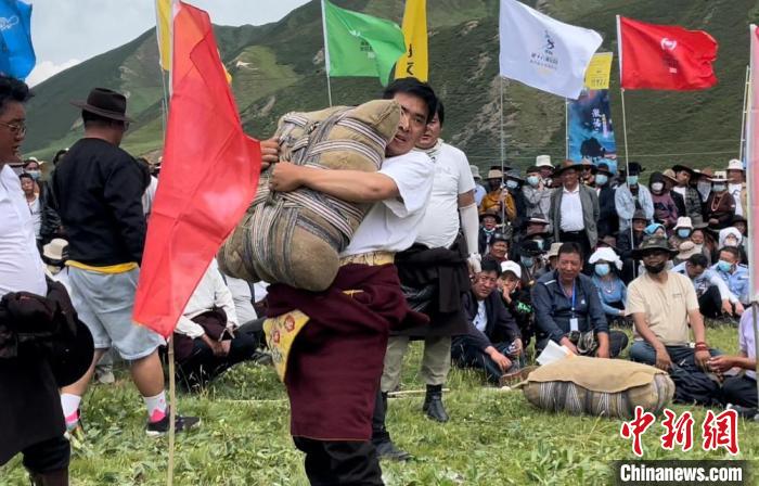 青海同德草原自行车赛与民族文化节共启 融合赛