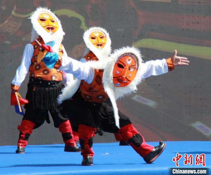 青海同德草原自行车赛与民族文化节共启 融合赛